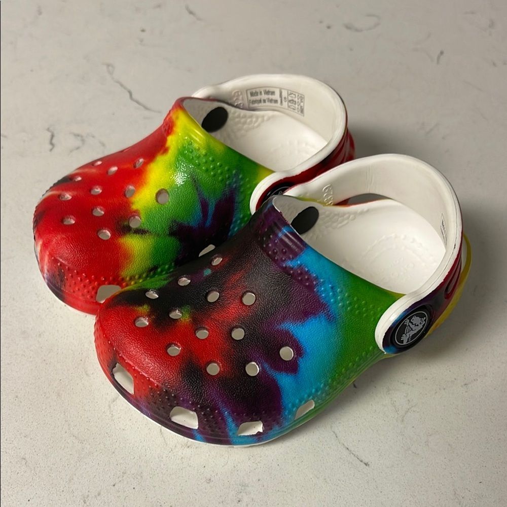 Crocs Littles Tie Dye Clogs Size 5 Classic Clog - Colorful
